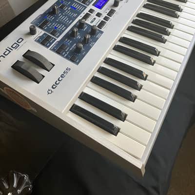 Access Virus Indigo 2 37-Key Digital Synthesizer 2002 - White image 2