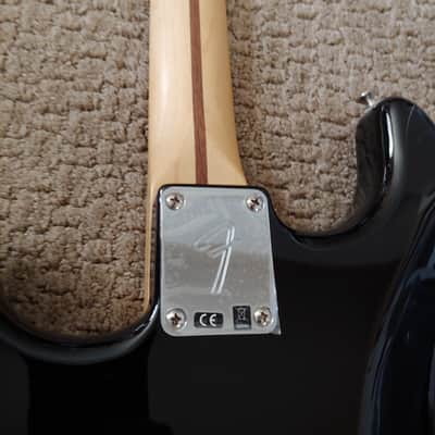 Fender Stratocaster (MIM) Black With White Pickguard Player Series image 10
