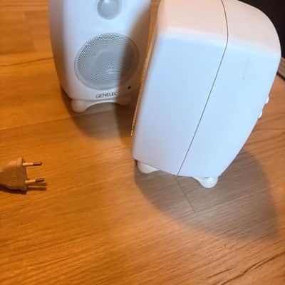 Genelec 6010a WHITE PAIR image 3