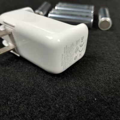 Apple Battery Charger Rechargeable AA Batteries w/ 6 Apple AA Batteries image 2