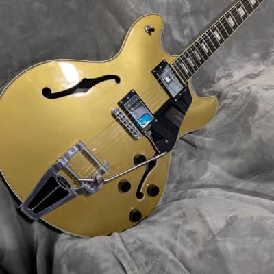 Schecter Corsair 2020 - Present - Gold Top w. TKL Hardshell Case image 3