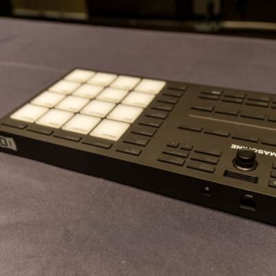 Native Instruments Maschine Mikro MKIII 2017 - Black image 3