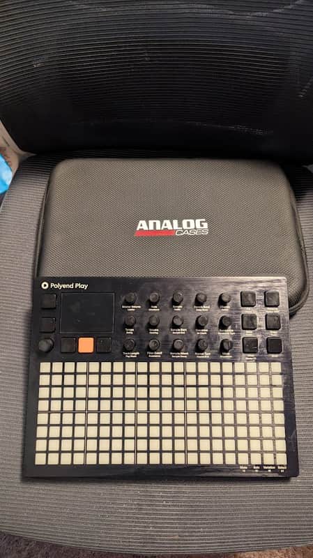Polyend Play Sample-Based MIDI Groovebox 2022 - Present - Black image 1