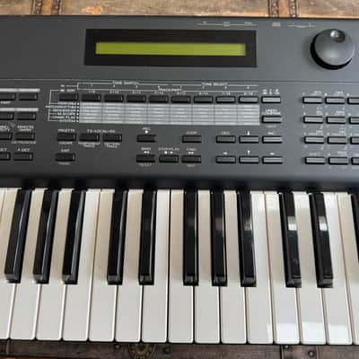 Roland XP-50 61-Key 64-Voice Music Workstation Keyboard 1995 - 1998 - Black image 3