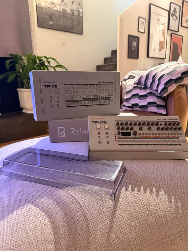 Roland TR-09 Rhythm Composer 2017 - Present - White imagen 1