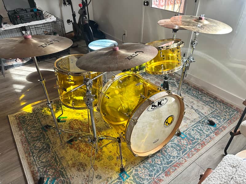SJC Custom Acrylic 3-Piece Drum Kit – Yellow Acrylic w/ Brass Hardware (22/12/16) image 1