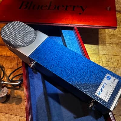 Blue Blueberry Microphone - In Box w/Shockmount - Mint! image 2