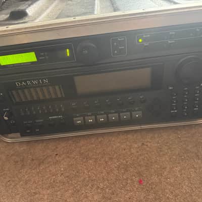 Immagine E-mu Systems Darwin Digital audio disk recorder 1997 - In flight case - 4
