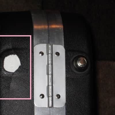 used Rickenbacker Hardshell Case for Model 620 electric guitar (NO guitar) from 1995, 2 Ball feet broke off (2 holes in plastic), Exterior plastic has some cracks,  EXT: Black Hard Plastic / Chrome HW / Handle: Black Molded Hard Plastic / INT: Blue Plush image 10