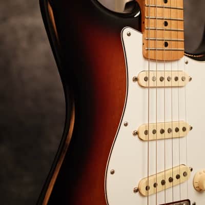 Fender Jimi Hendrix Artist Series Signature Stratocaster 2019 - Present - 3-Color Sunburst image 4