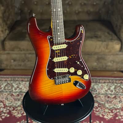 Fender 70th Anniversary American Professional II Stratocaster Comet Burst incl. Case + NEW image 2