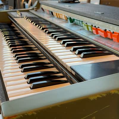 FARFISA VIP 600 with Original Bass Pedal and Stand - RESTORED image 7