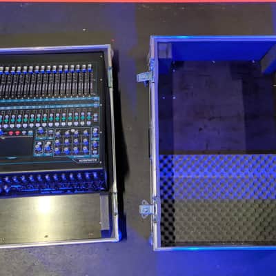Allen & Heath QU-16 16-Channel Digital Mixer 2015 - 2021 - Chrome Edition image 3