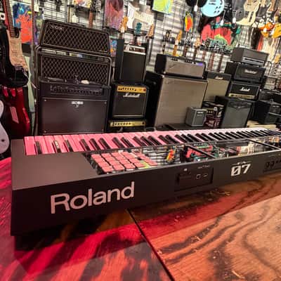 Roland FA-07 76-Key Music Workstation