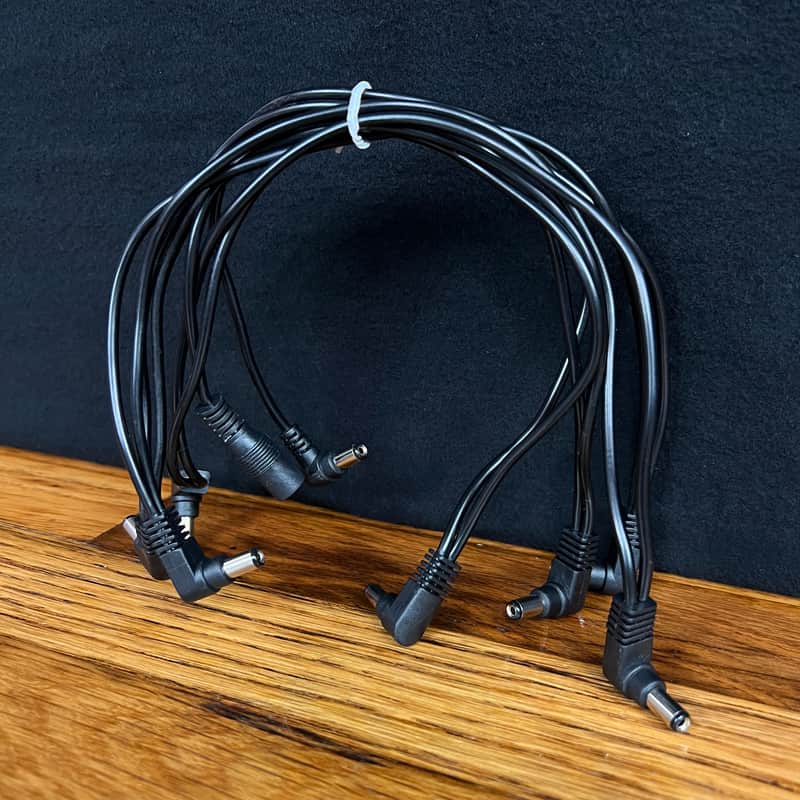 Truetone 1 Spot 9v Adapter Combo Pack with 8-Plug Daisy Chain and 5 Adaptors 2010s - Black image 1