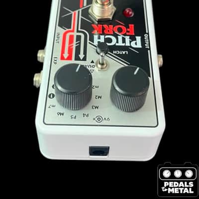 Electro-Harmonix Pitch Fork Polyphonic Pitch Shifter / Harmony Pedal 2014 - Present - Black / White / Red - X18750 image 4