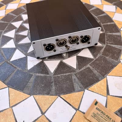 Neve Marinair Carnhill Style Transformer Box - British image 2