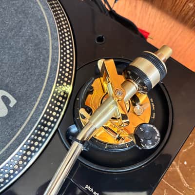 Technics SL-1200GLD Limited Gold Edition Direct Drive Turntable System image 4