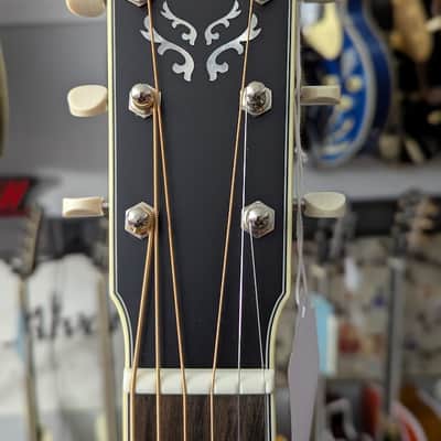 Bourgeois Luke Bryan-T/S Signature, w/case, setup review, shirt & shipping image 12