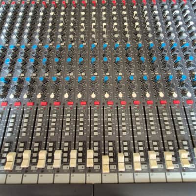 Soundtracs Solo 8 analog console mixer meter bridge 90s image 4