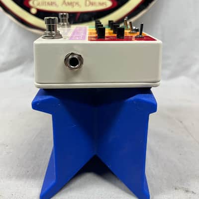 Red Witch Synthotron II 2 Synthesizer Pedal with Box image 4