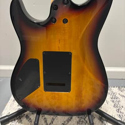 Laguna LE122 Sunburst Electric Guitar w Strap image 6