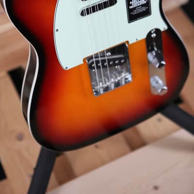 Fender Limited Edition Vintera III Early '60s Custom Telecaster - 3-Color Sunburst image 6