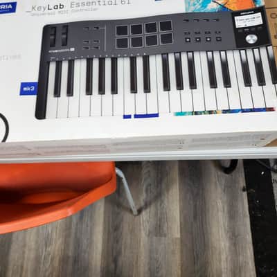 Arturia KeyLab Essential 61 MkIII MIDI Controller 2023 - Present - Black image 2