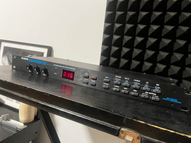 Alesis Midiverb III