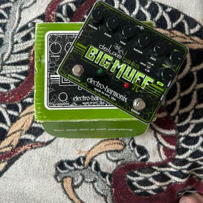 Electro-Harmonix Deluxe Bass Big Muff Pi Distortion / Sustainer 2012 - Present - Black / Green image 2
