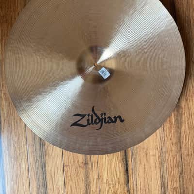 Zildjian 24” Orchestral Concept Ride - Brilliant / Traditional image 2