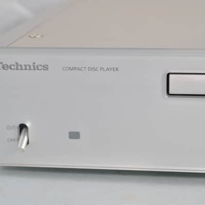 Technics SL-C700 CD Player Silver £850 when NEW, £415 Here USED image 2