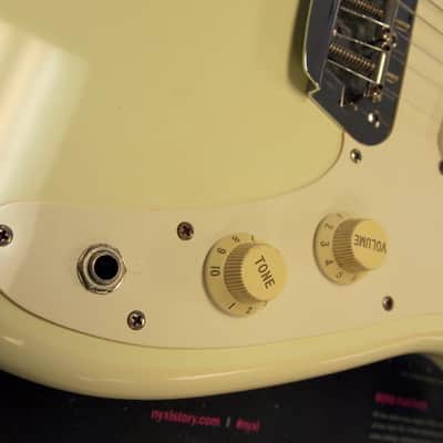 Fender Duo Sonic Reissue 1993 White image 8