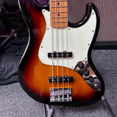 Tagima TW-73 Bass Guitar - Sunburst image 5