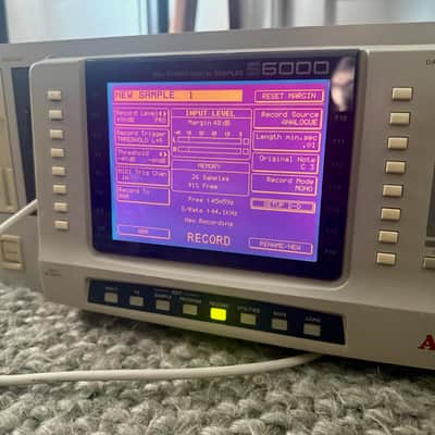 Akai S6000 MIDI Stereo Digital Sampler 1999 - White image 9