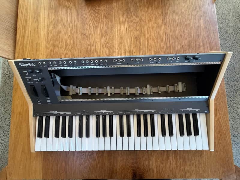 Cre8Audio NiftyKEYZ Eurorack Case with 49-Key MIDI Controller