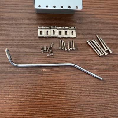 Nosguitar Fender tremolo block bridge strat 2010 - nickel image 1