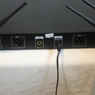 TONOR TW-820 UHF Wireless Microphone System no mics may24 #3m 1990-2020s image 3