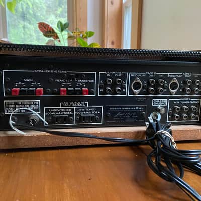 Marantz  1070 integrated amplifier  1974 image 5