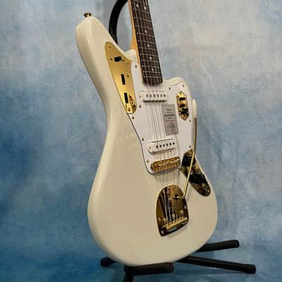 NEW - 2025 Fender Made in Japan Traditional Collection '60s Jaguar – White Pearl / Gold, Matching Headstock MIJ image 4