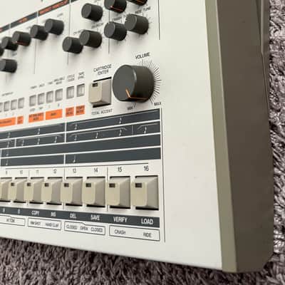 Roland TR-909 Rhythm Composer image 3