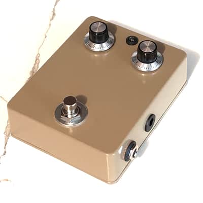 Mud Kicker Distortion - Beige - JD Pedals image 9