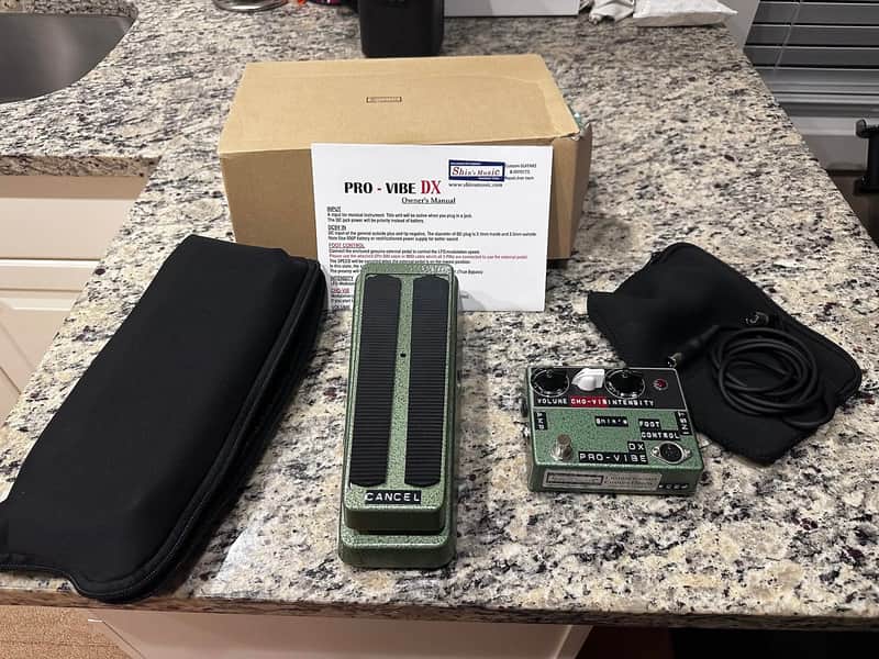 Shin's Music Pro Vibe DX Univibe With Foot Controller2019 Green Hammertone image 1