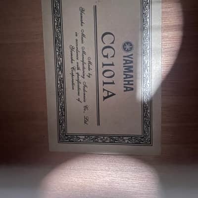 Yamaha cg101a classical acoustic guitar image 8