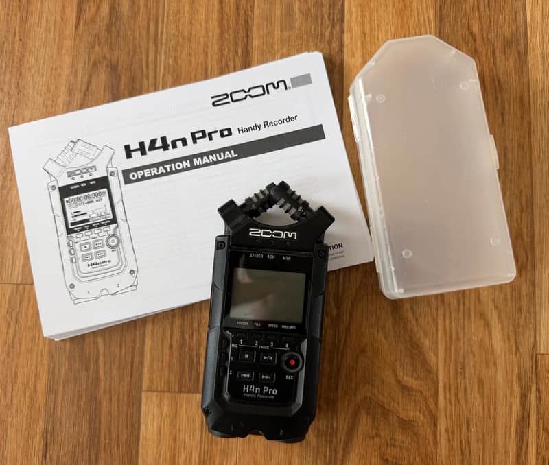 Zoom H4n PRO Handy Digital Multitrack Recorder 2010s - All Black image 1