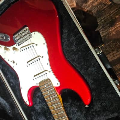 Squire strat classic vibe 60,s strat Candy apple red, rosewood fingerboard image 3