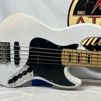 Sire Marcus Miller V7 5-String J-Style Electric Bass image 2
