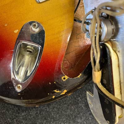 Fender STRATOCASTER 1963 - 3 TONE SUNBURST image 23