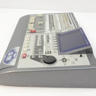 Roland VS-1824CD 24-Bit Digital Studio Workstation w/ VS8F-2