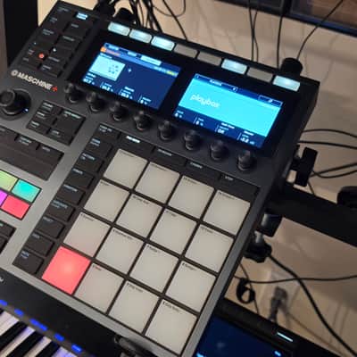 Native Instruments Maschine Plus 2020 - Present - Black image 3